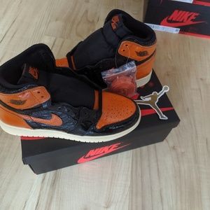 Authentic Nike Air Jordan 1 Shattered Backboard GS
